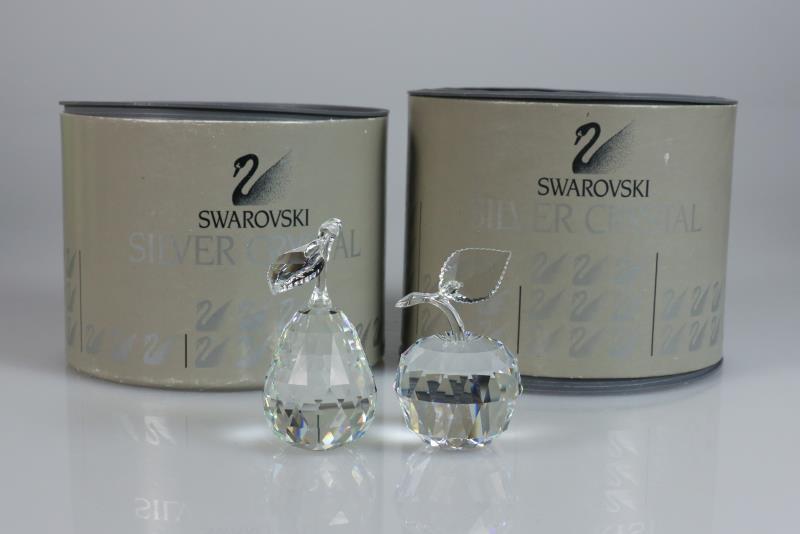 (2) delig lot divers Swarovski, 20e eeuw. Waaronder een appel en een peer (Beide inclusief doos en certificaat).