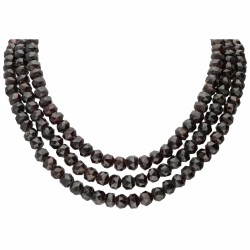 Drierijig granaten collier met een geelgouden sluiting - 14 kt.