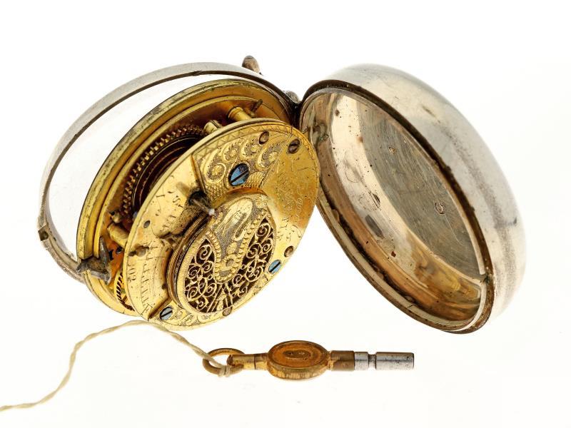 Zakhorloge zilver, snek spillegang ''L.O. Jacobs, Newcastle'' - Herenzakhorloge - Handopwindbaar - ca. 1820.