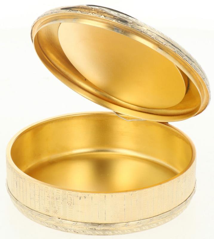 Kaptafel doosje zilver.