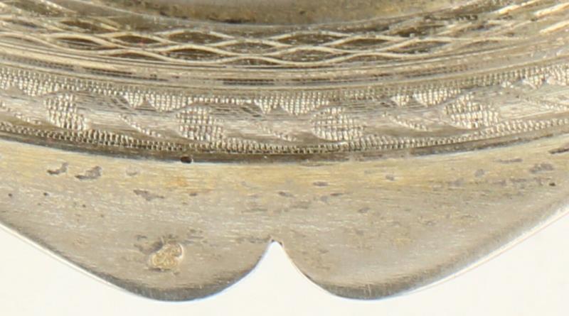 Kaptafel doosje zilver.