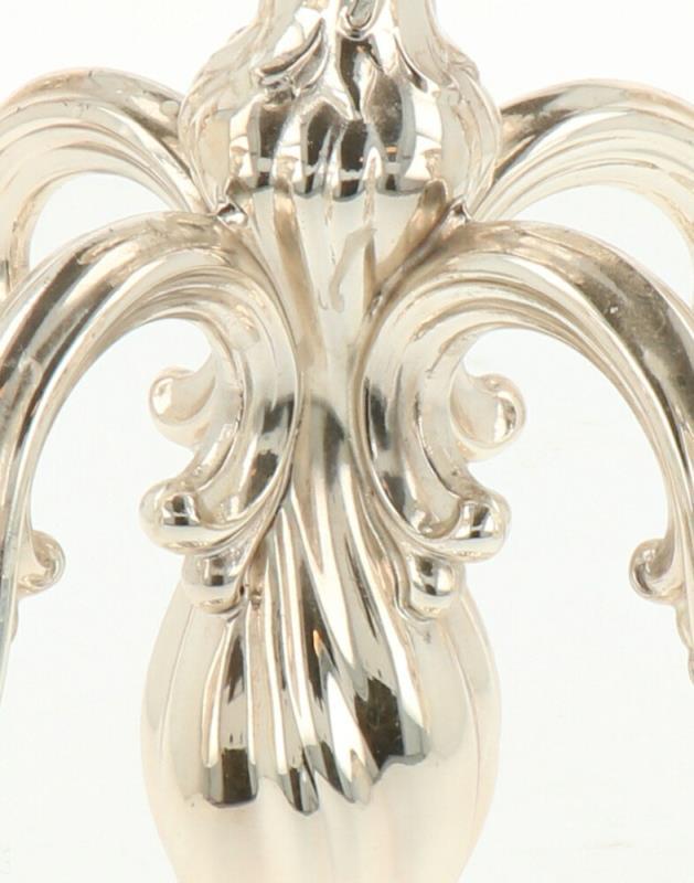 Kandelaar zilver.