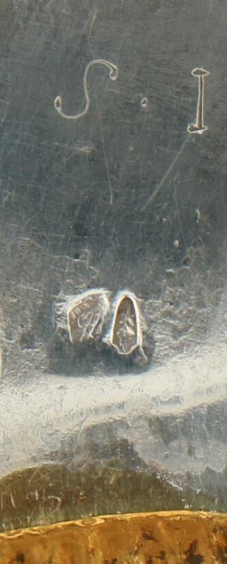 Theeduimpje zilver.