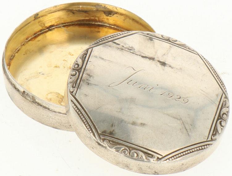 (2) Delig lot doosjes zilver.