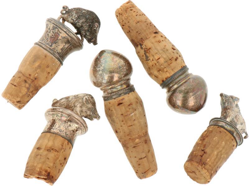 (5) Delig lot flessenstoppers zilver.
