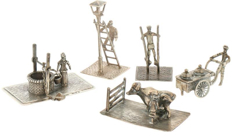 (5) Delig lot miniaturen zilver.