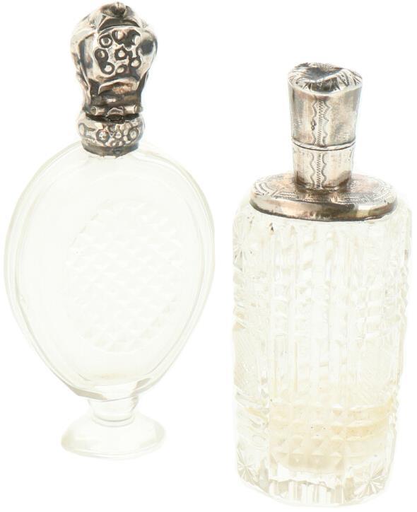 (2) Parfum flacons zilver.