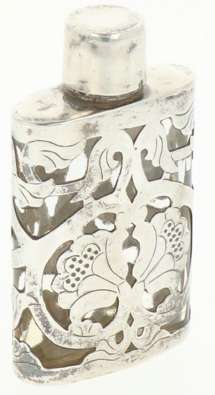Parfum flacon zilver.