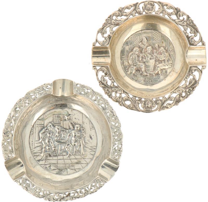 (2) Delig lot asbakken zilver.