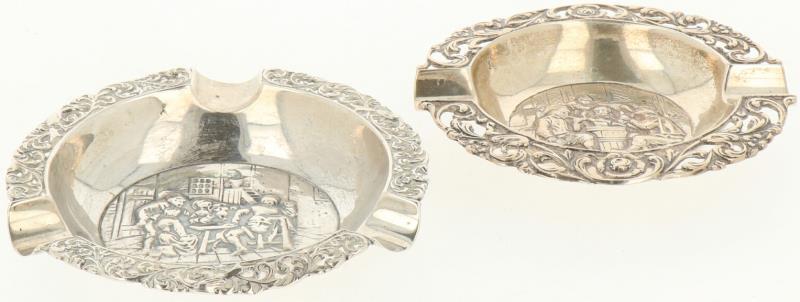 (2) Delig lot asbakken zilver.