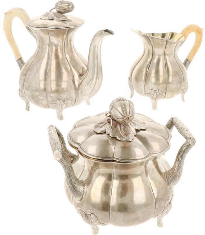 (3) Delige koffieservies zilver.