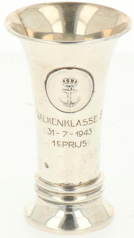 (2) Prijsbokalen zilver.