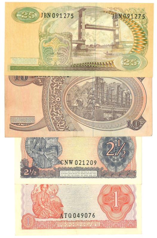 Indonesia. 1,2 ½, 10 and 25 rupiah. Banknote. Type 1968. - Very Fine - UNC.