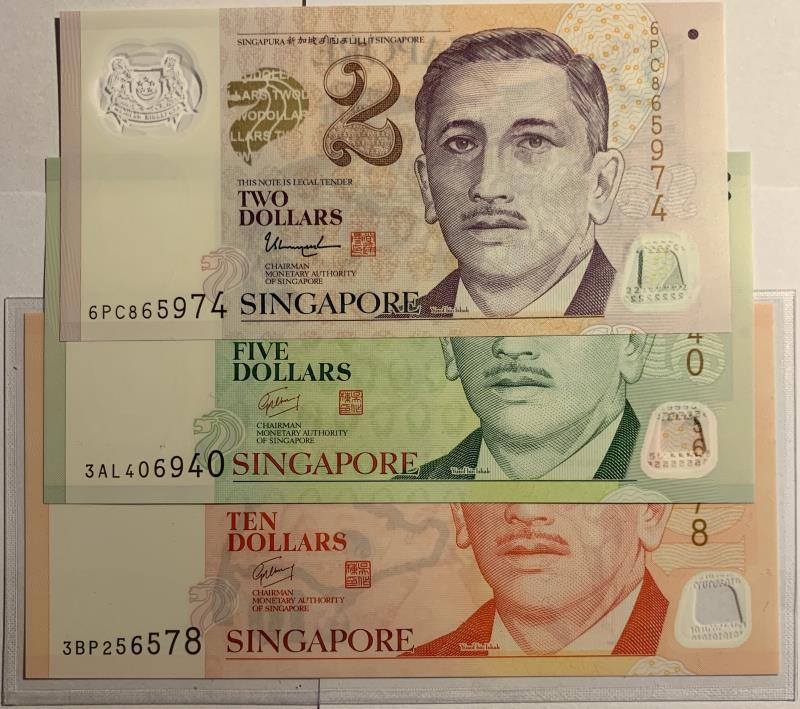 Singapore. 2, 5 and 10 dollars. Banknote. Type 2005. - UNC.