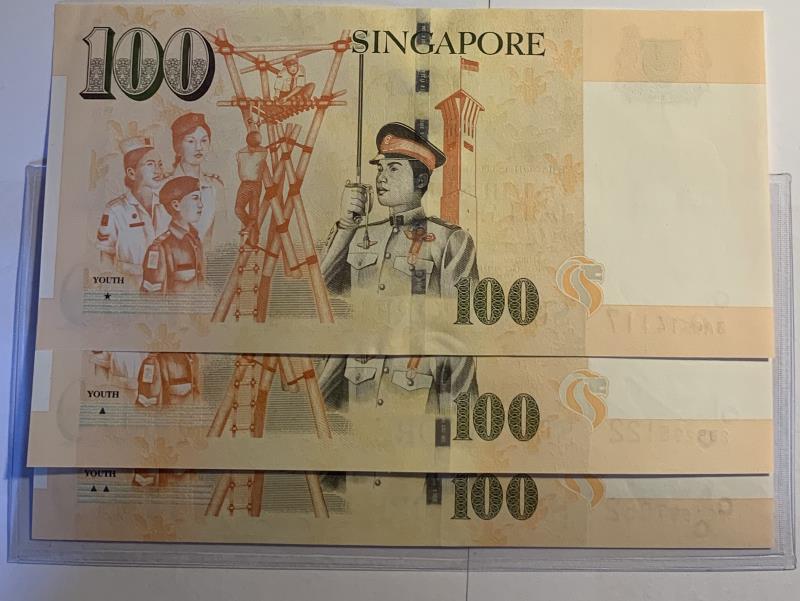 Singapore. 3x 100 dollars. Banknote. Type 2005. - UNC.