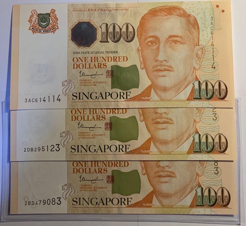 Singapore. 3x 100 dollars. Banknote. Type 2005. - UNC.