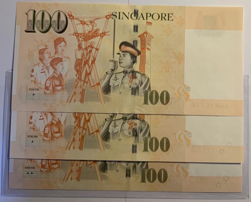 Singapore. 3x 100 dollars. Banknote. Type 2005. - UNC.