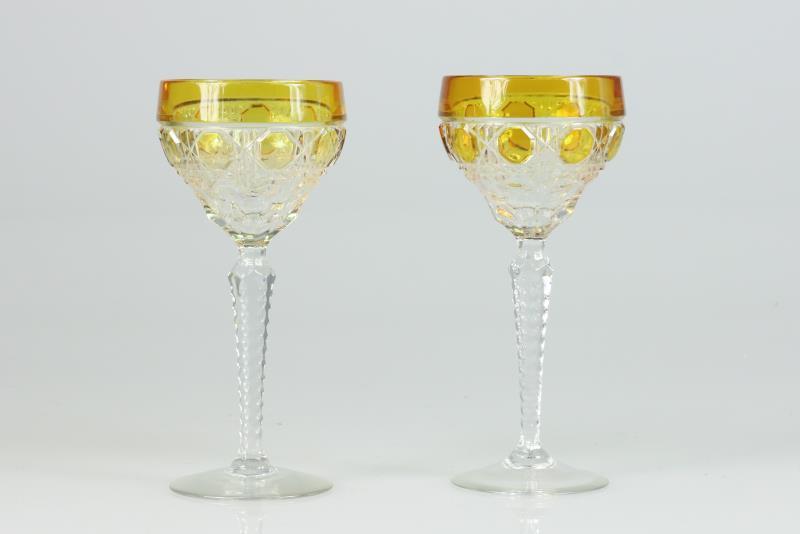 Een set van twee Boheems kristallen glazen. Midden 20e eeuw.