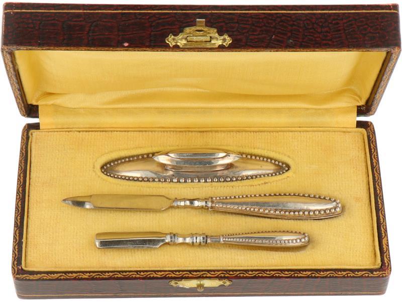 Manicure set zilver.