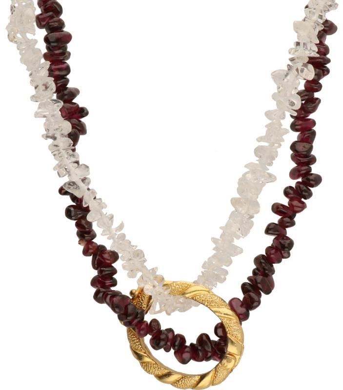 Tweerijig collier koperlegering, bergkristal en granaat.