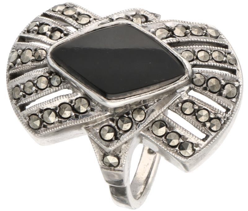 Strikvormige ring zilver, onyx en markasiet - 925/1000.