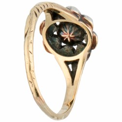 Geelgouden rozet ring, met 9 roos geslepen diamanten - 14 kt.