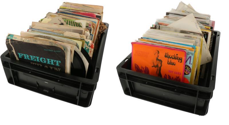 Een lot met 45 toeren singles, waaronder jazz en rock 'n roll. 