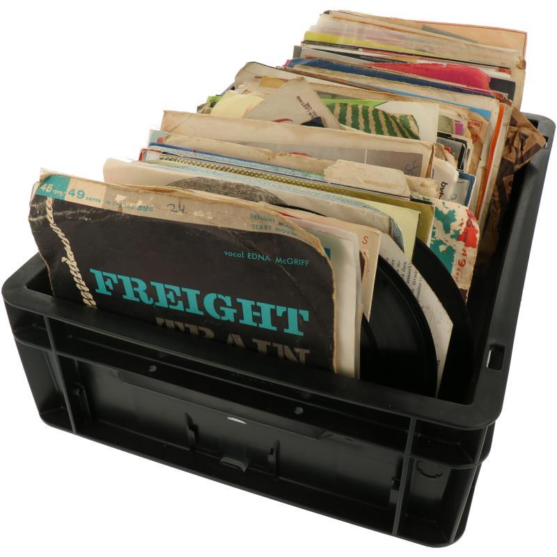 Een lot met 45 toeren singles, waaronder jazz en rock 'n roll. 