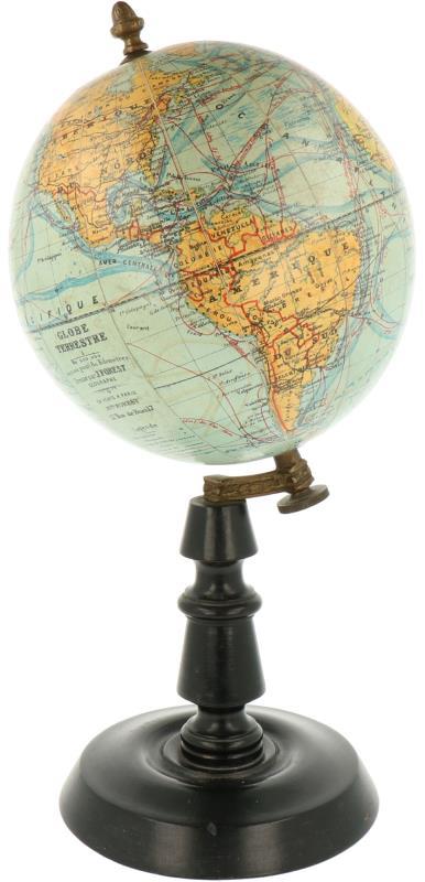 Een wereldbol op standaard. 1e helft 20e eeuw.