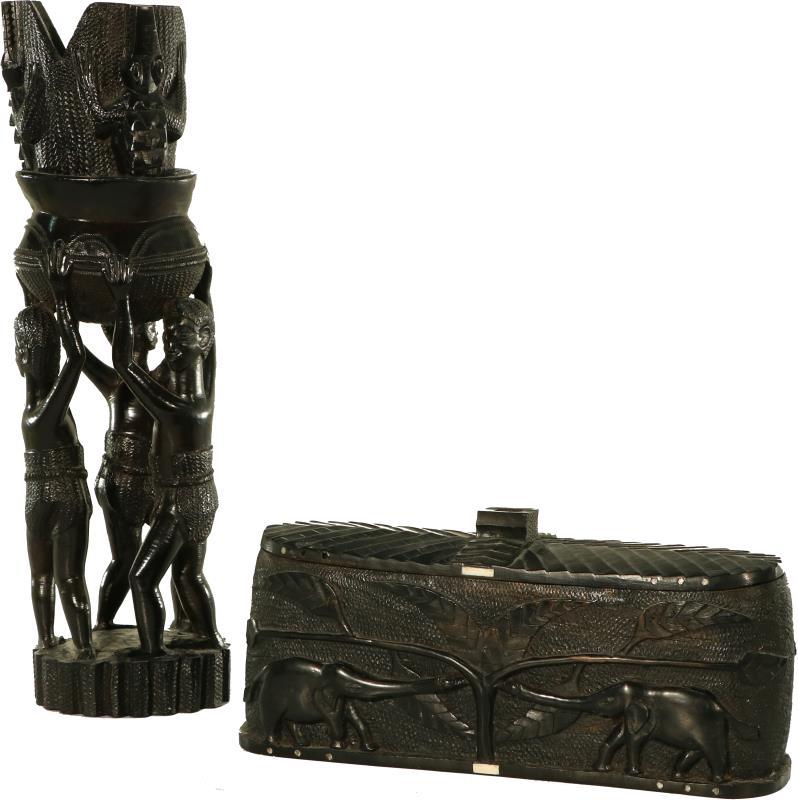 Een lot van (2) ebbenhouten objecten. Congo, 1e helft 20e eeuw.