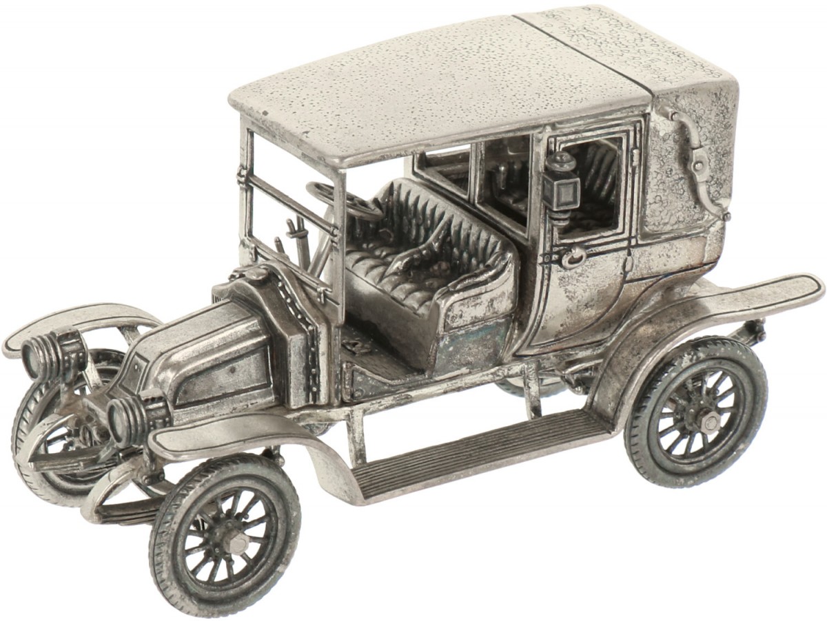 Miniatuur Renault oldtimer zilver.