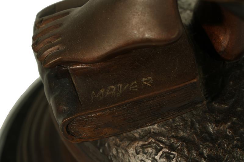 Een bruin gepatineerd bronzen beeld van Vrouwe Justitia, 2e helft 20e eeuw. 