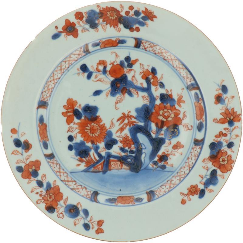 Een lot divers Chinees waaronder Famille Noir. Kanxi, 19e eeuw. (4x).