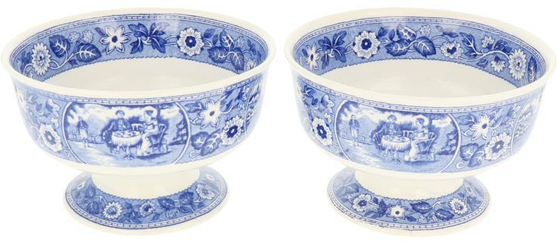Een set aardewerk kastkommen met Tea Drink decor. Royal Sphinx, 1e helft 20e eeuw.