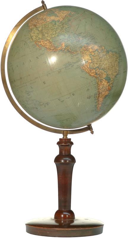 Een globe op houten voet. Circa 1950.