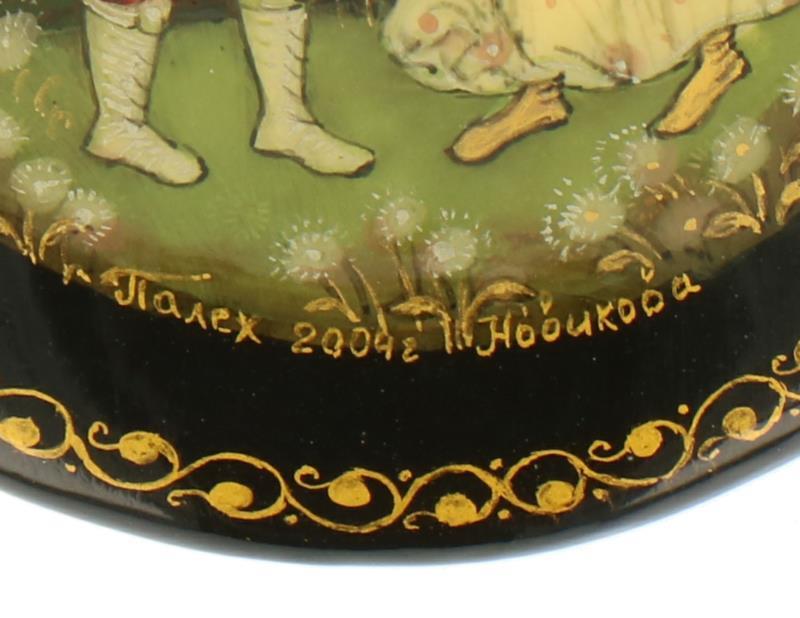 Een lot van (3) Russische lakdoosjes met diverse voorstellingen (in originele doos).