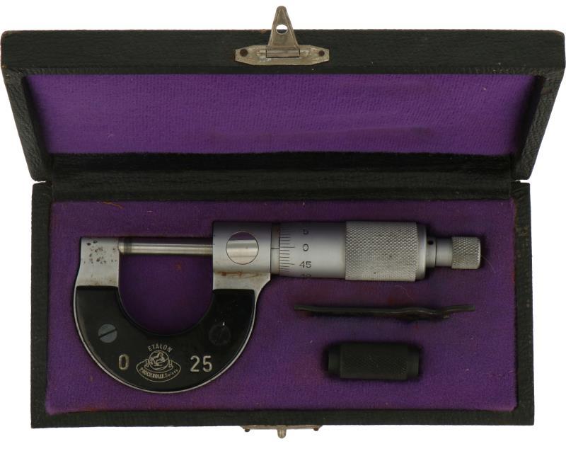 Micrometer in kist en in perfecte staat, geen speling, hoge precisie. 1951 model. Zwitserland.