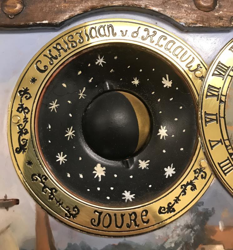 Een Christiaan van der Klaauw stoelklok met carillon en 3D moonphase. Joure, 2e helft 20e eeuw.