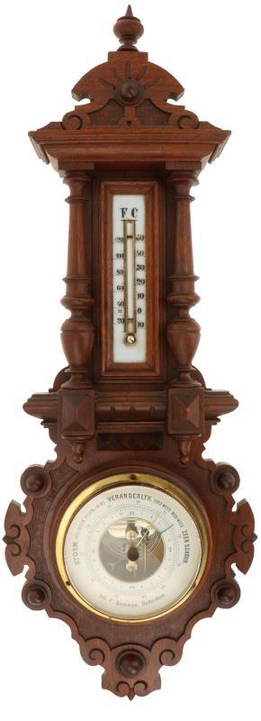 Een handgesneden eiken barometer / thermometer. Adres: John F. Beekman, Rotterdam. Ca. 1930.