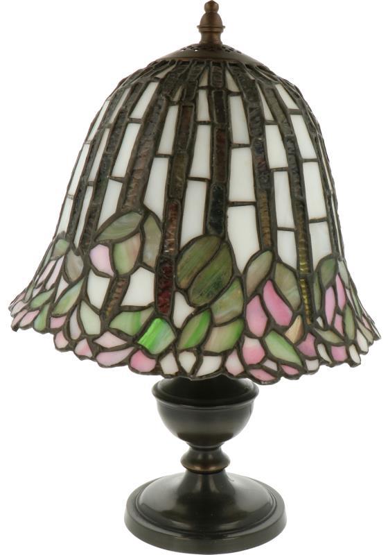 Een Tiffany-stijl "Mushroom" lamp. 20e eeuw.