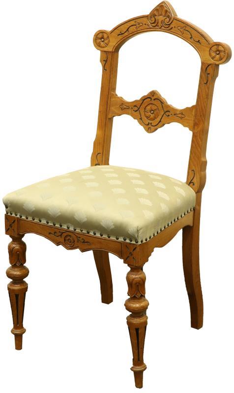 Een vruchtenhouten spinnekop tafel, daarbij (7) bijpassende eikenhouten stoelen. Circa 1900.