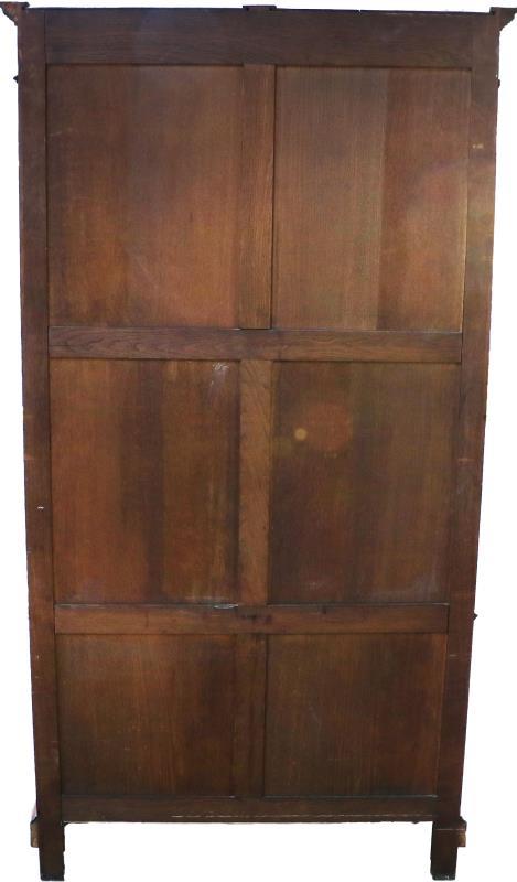 Een mahonie belijmde archiefkast met (12) groene beklede boxen. Engeland, 1e helft 20e eeuw.