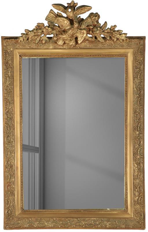 Een 19e-eeuwse Mercury-spiegel in barok-stijl. 