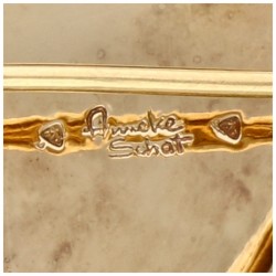 Geelgouden Anneke Schat design broche, met natuurlijke boulder opaal - 14 kt.