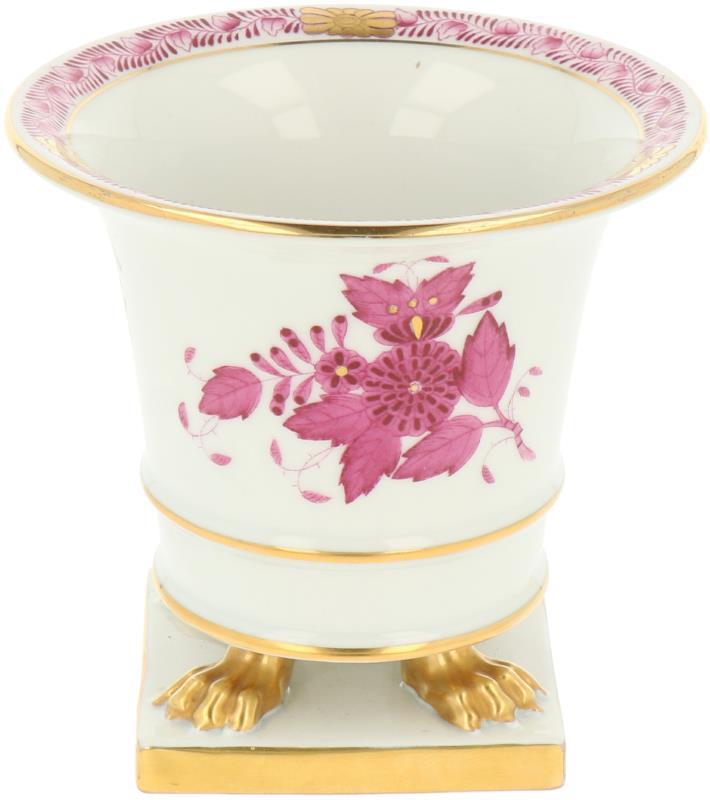 Een porseleinen cachepot met Apponyi Pink decor. Herend, 2e helft 20e eeuw.