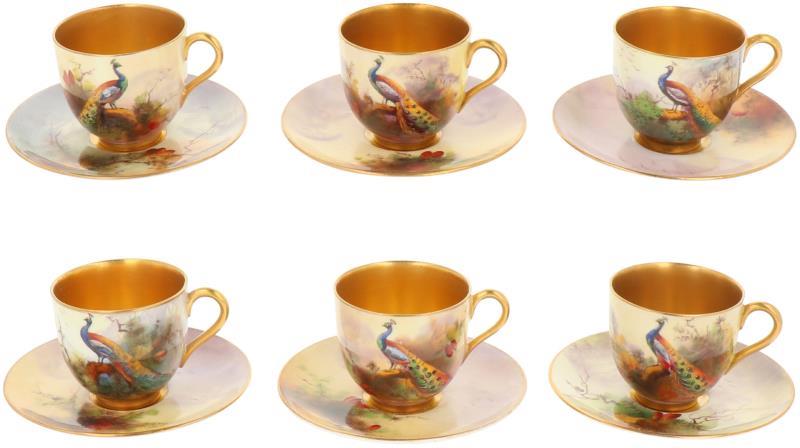 Een lot van (6) handbeschilderde kop en schotels waaronder W.H Austin. Royal Worcester.