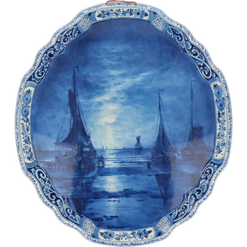 Een Delfts blauwe plaquette. Gemerkt 'De Porceleyne Fles', naar H.W. Mesdag. 20e eeuw. 