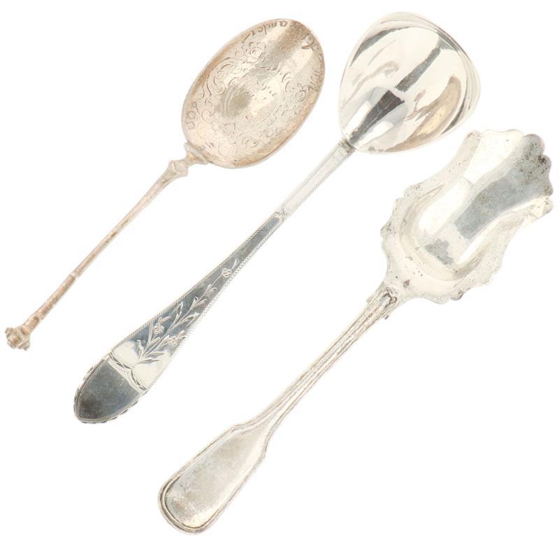 (3) Delig lot scheplepels zilver.