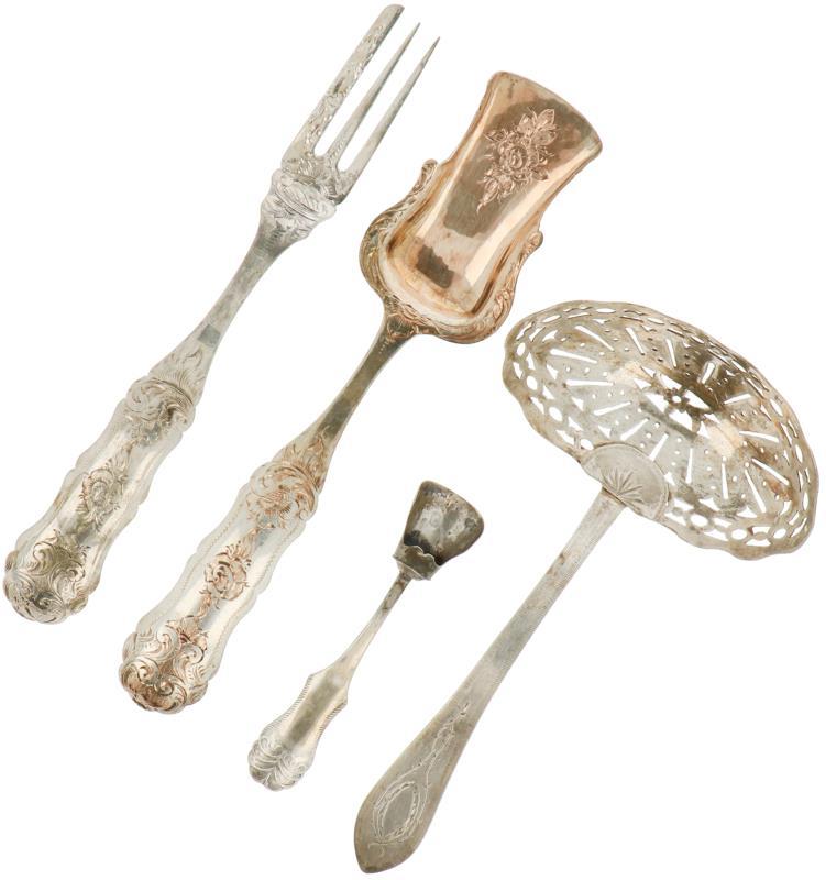 (4) Delig lot lepel en schepwerk zilver.