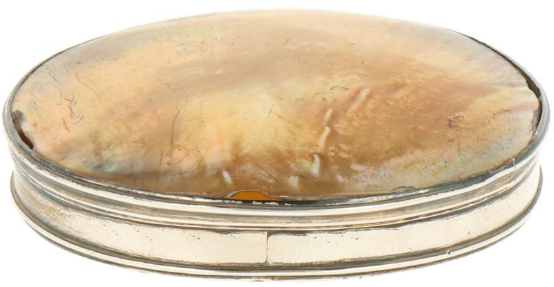 Snuifdoosje zilver.